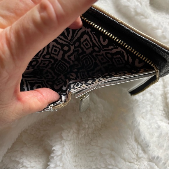 STEVE MADDEN ZIPPERED WALLET - Picture 6 of 10